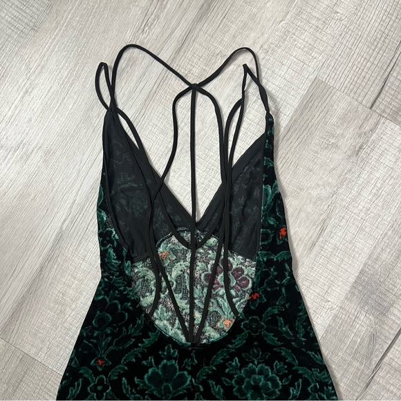 UO ECOTE Ecote Bellatrix Floral Green Velvet Bodycon Midi Dress XS - Picture 10 of 14